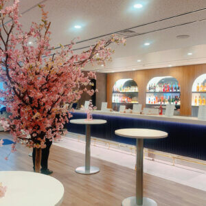 会場内も桜の装飾がいたるところに施されています