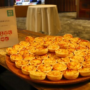 【地産地消】千住ネギのキッシュ、他3品の東京産食材を使用したメニューをご提供