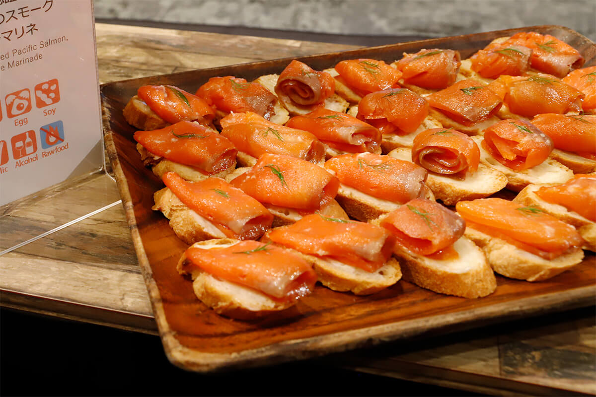 太平洋サケのスモーク フレンチマリネ